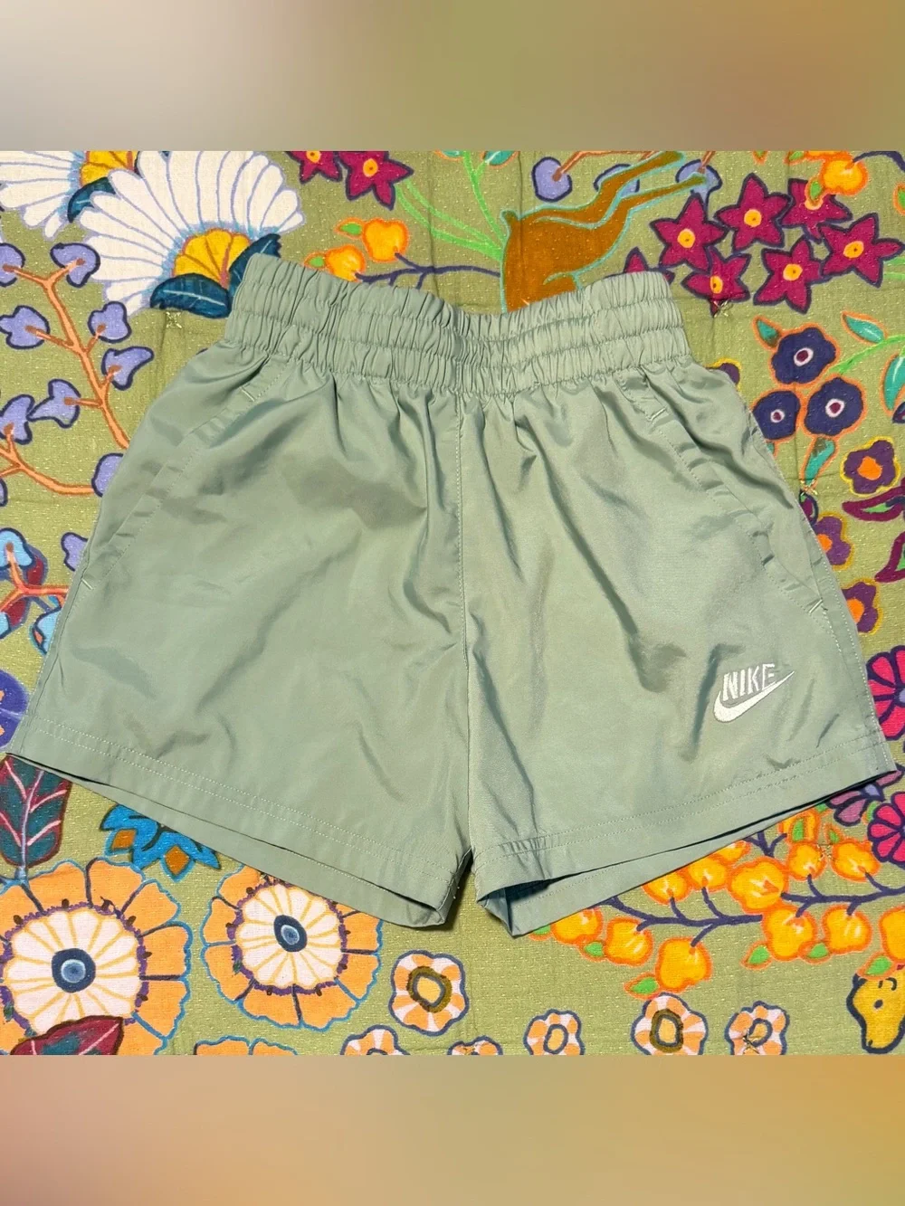 Nike Boys Size Small Light Sage Green Athletic Shorts